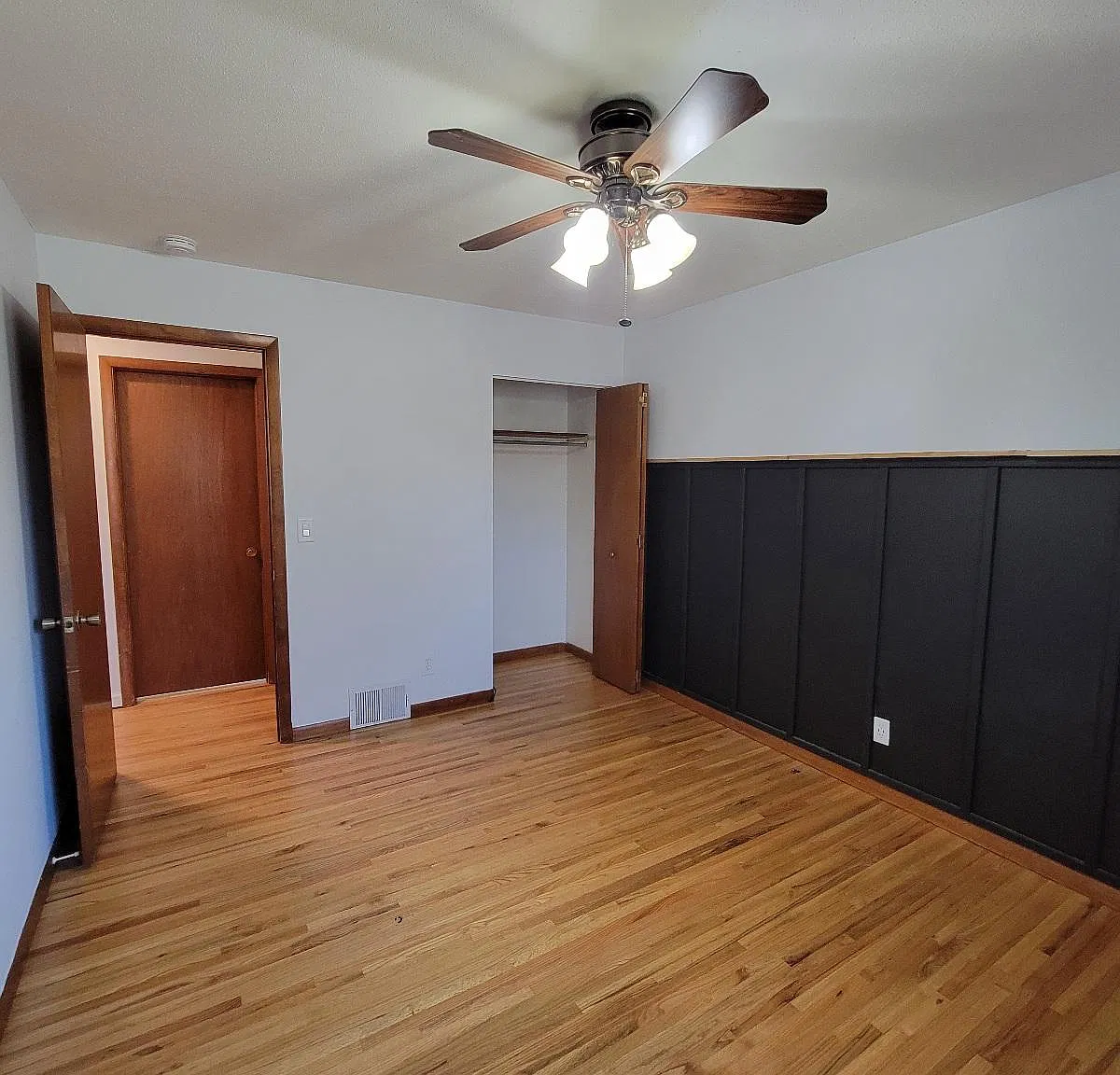 10709 Xavis St NW — Photo 3