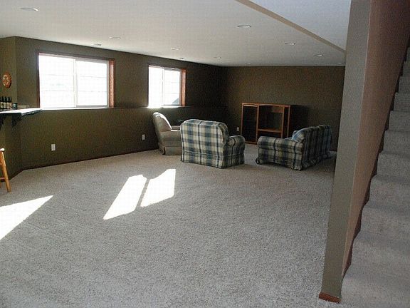 Lower Level Famiy Room / Bar Area