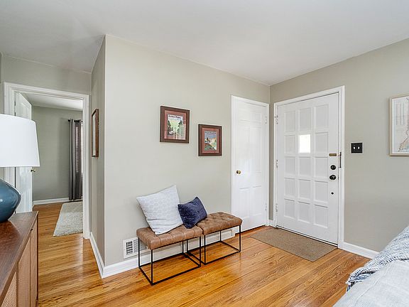 4th image of 5734 Norwaldo Ave
