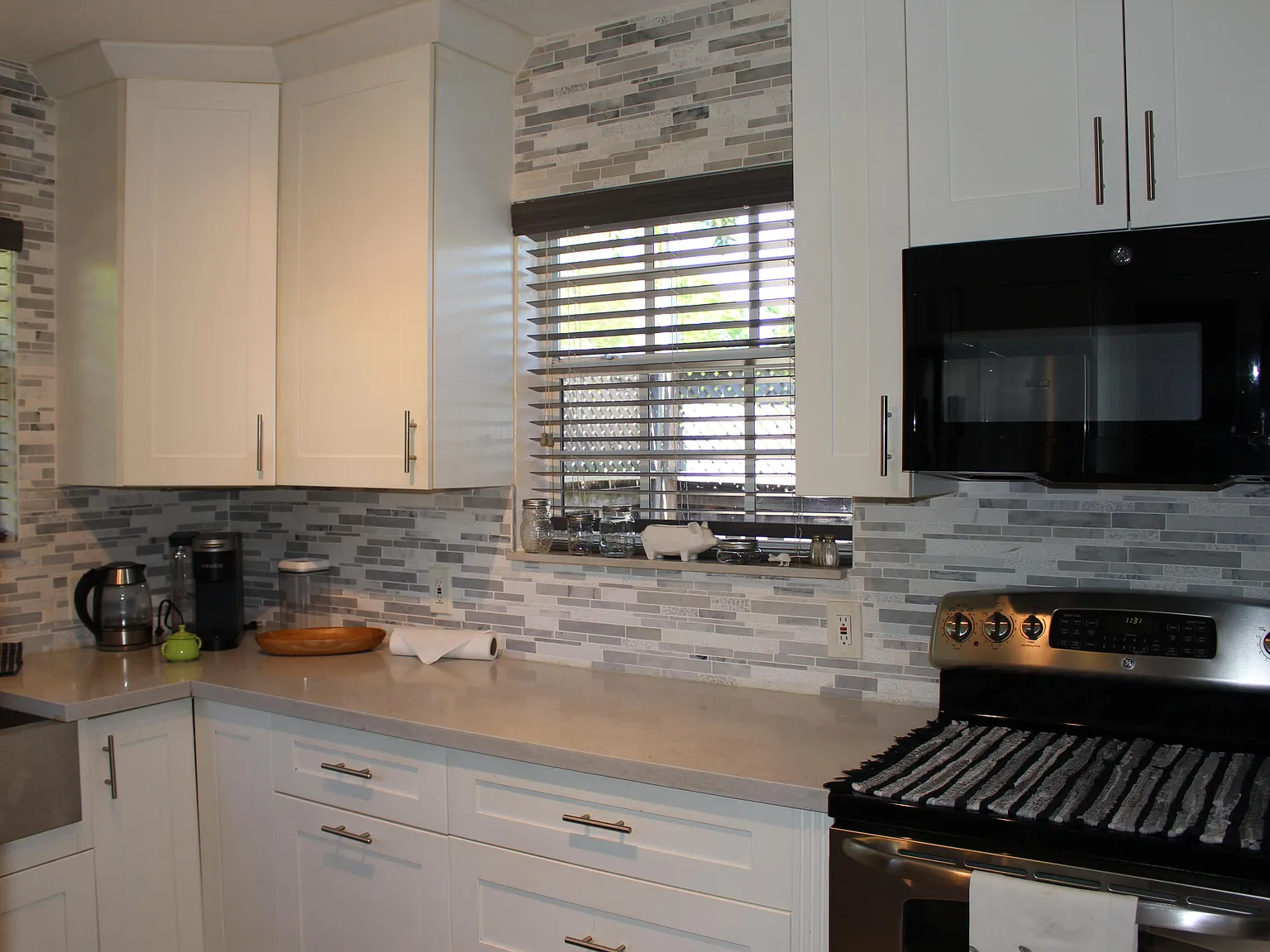 2 bed, 1.0 bath, 1175 sqft, $3,500 — Photo 3