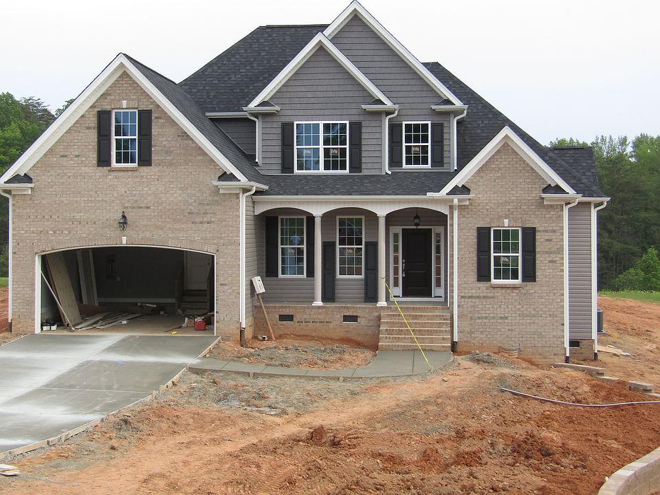 1st image of 205 Northcrest Dr