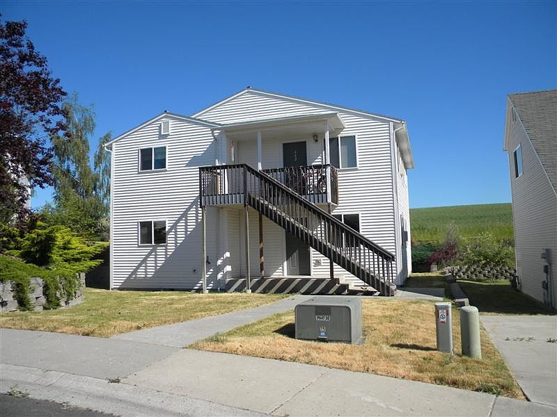 1st image of 442 NW Parr Dr