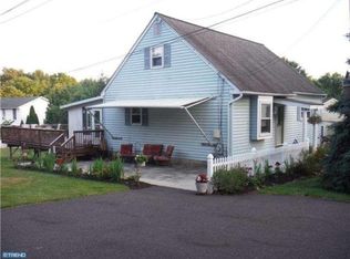 290 9th St, Sellersville, PA 18960