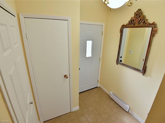 5th image of 18 Claudette Gate