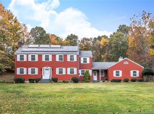 304 Lancelot Rd, Fairfield, CT 06824