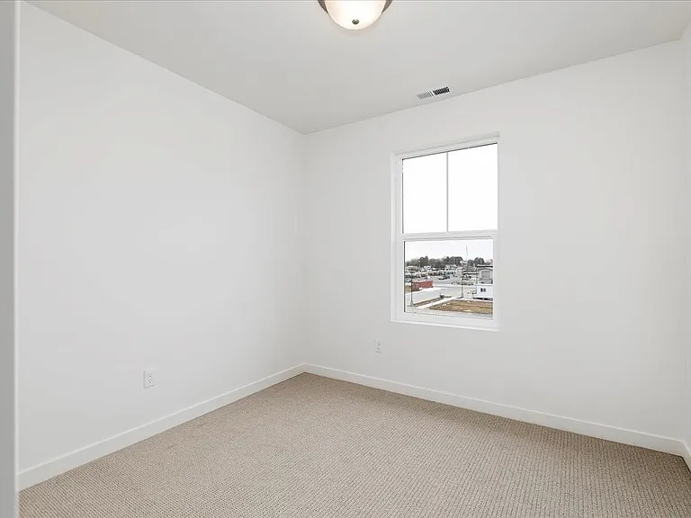 1624 N Mumbarto Ln — Photo 25