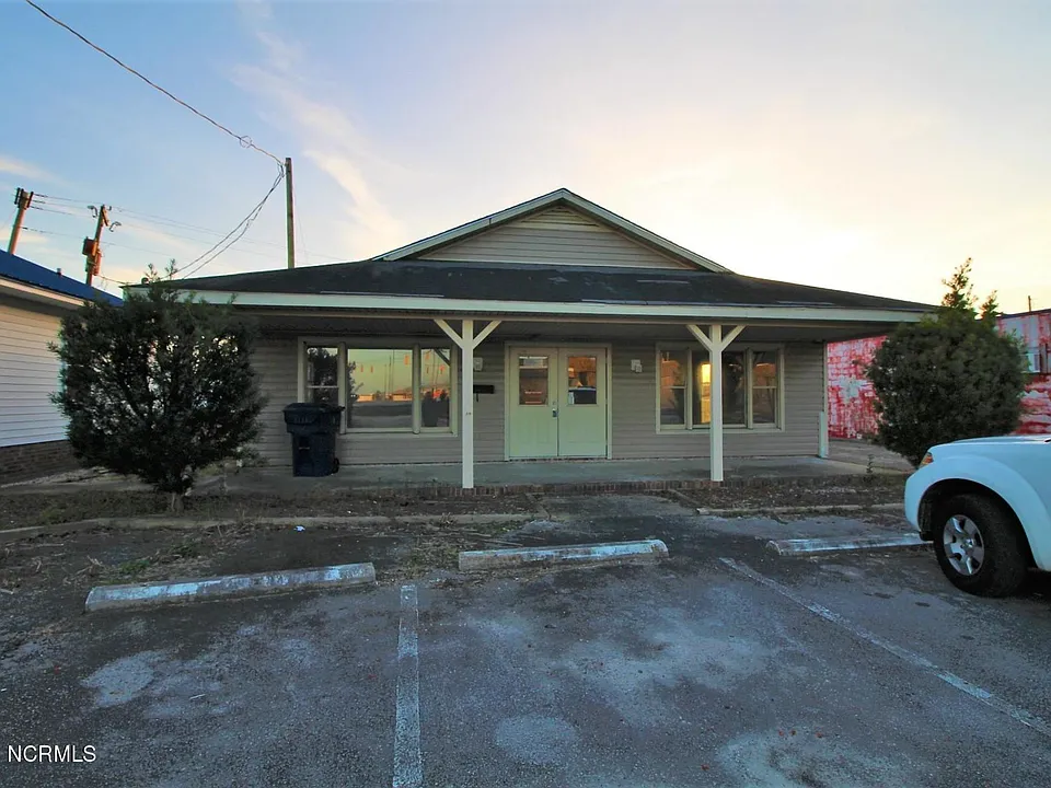 118 Crocker Rd #1