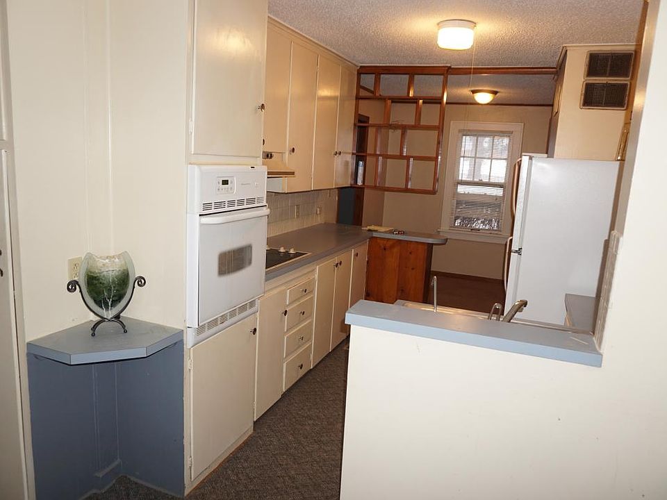 1st image of 11314 W 61st St