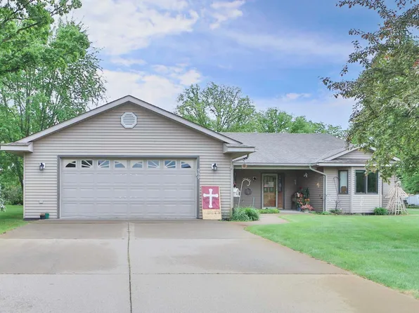 909 Lilac Ln, Little Falls, MN 56345