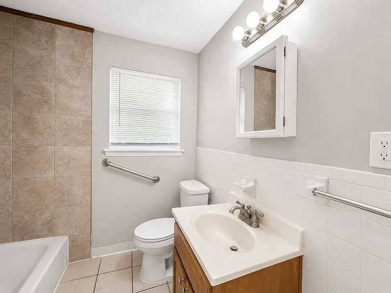 25 Almo Dr — Photo 8