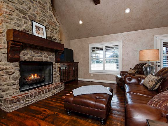 2nd image of 3338 W Springview Street