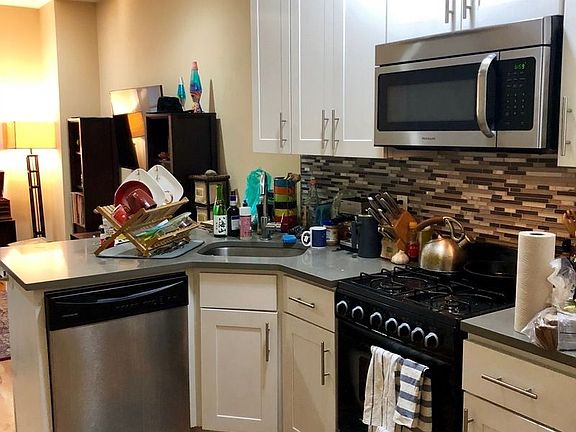 3rd image of 1482 Dekalb Ave APT 1L