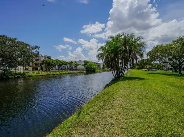 7800 Camino Real #H-411, Miami, FL 33143