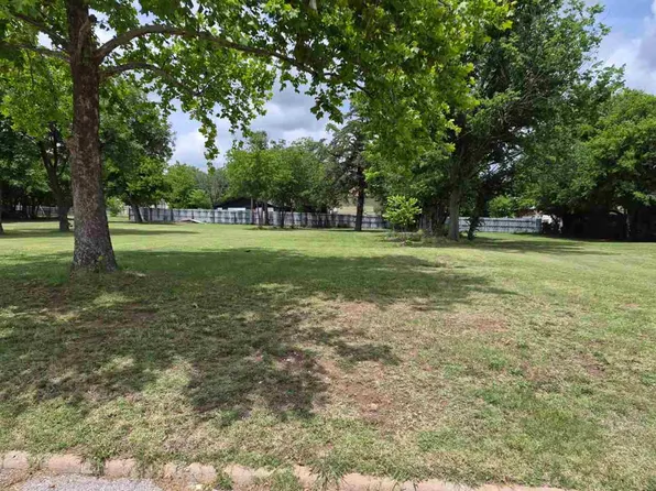 305 NW Dearborn Ave, Lawton, OK 73507