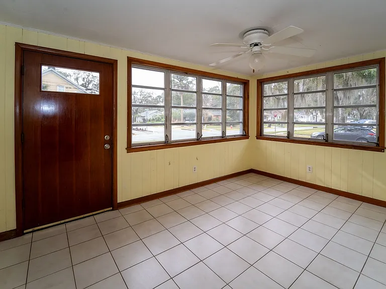 64 Fullerwood Dr — Photo 2