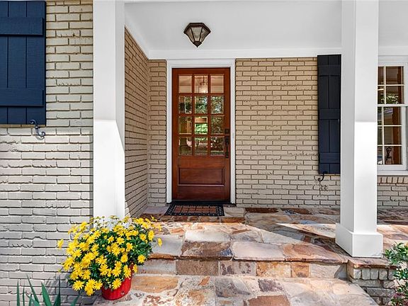 3rd image of 2070 Clay Dr