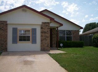 3916 Scarsdale Ln, Dallas, TX 75227
