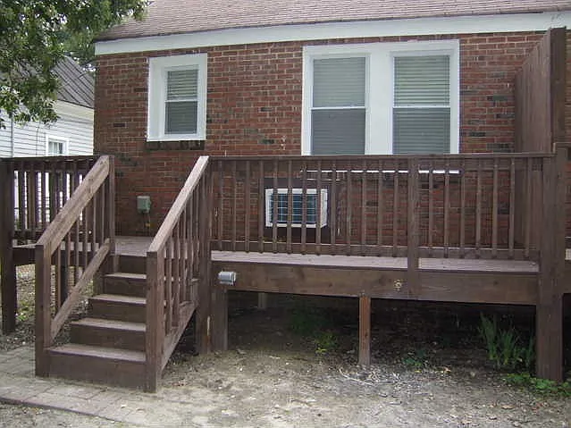 914B Lancaster St — Photo 6
