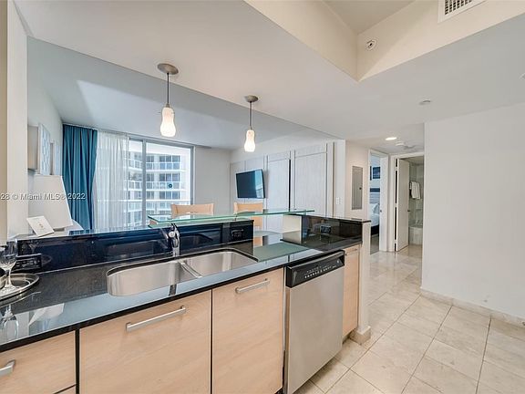 4th image of 18683 Collins Ave #910