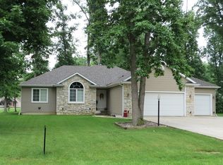 106 Red Bud Dr, Antwerp, OH 45813