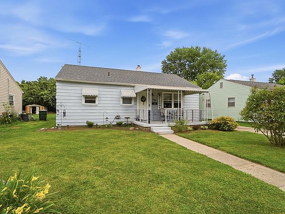 3rd image of 2726 Morton Dr