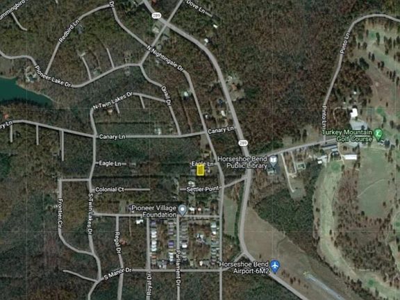 2nd image of 905 Eagle Ln #3