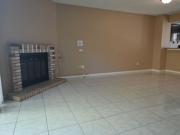 3rd image of 13908 Fletchers Mill Dr