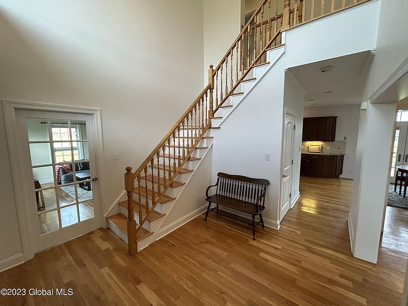 3rd image of 210 Bieniek Drive