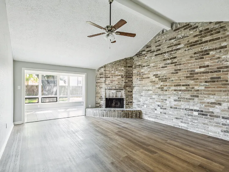 809 Willow Creek Dr — Photo 30