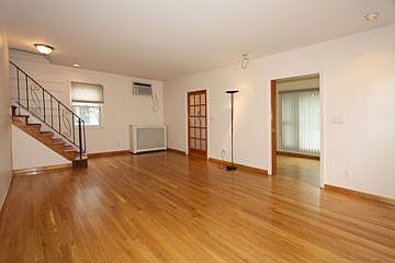 4th image of 4844 Glenwood St