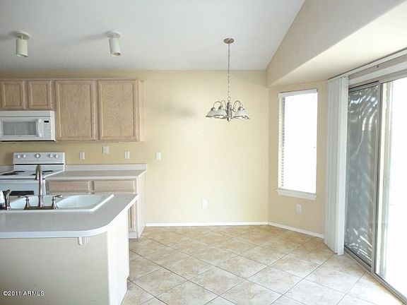 5th image of 1942 W Falcon Dr