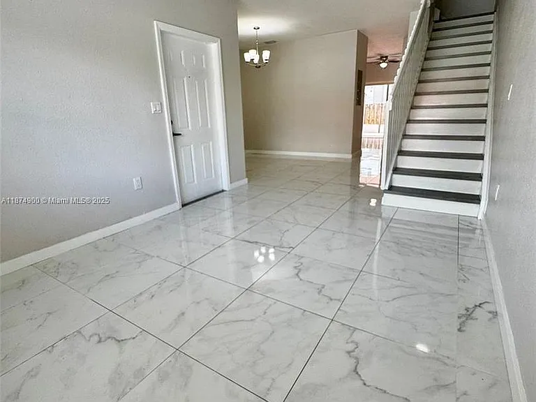 10968 SW 182nd Ln — Photo 10