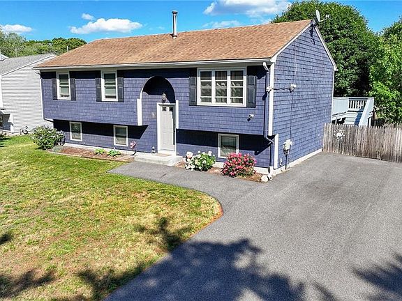 3rd image of 243 Warner Brook Dr