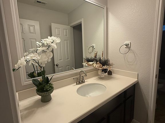 4th image of 27415 Royal Canyon Ln