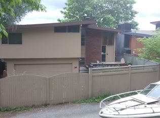 12582 Riviera Pl NE, Seattle, WA 98125