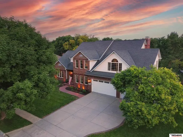 8201 Dorset Dr, Lincoln, NE 68510