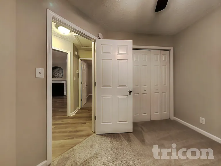 1612 Broad Cir — Photo 10