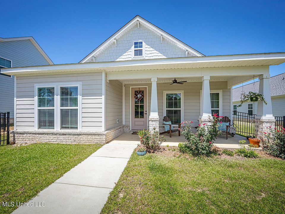 1st image of 104 Everly Cir