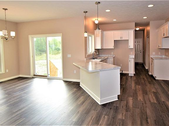 3rd image of 52 Christina Dr