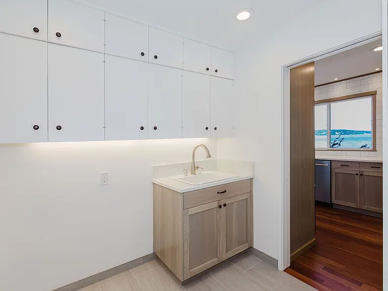 15550 Broom St NE — Photo 17