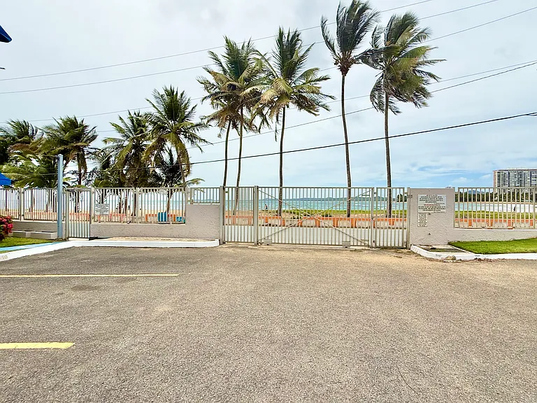 Ocean Dr #B-4 — Photo 36