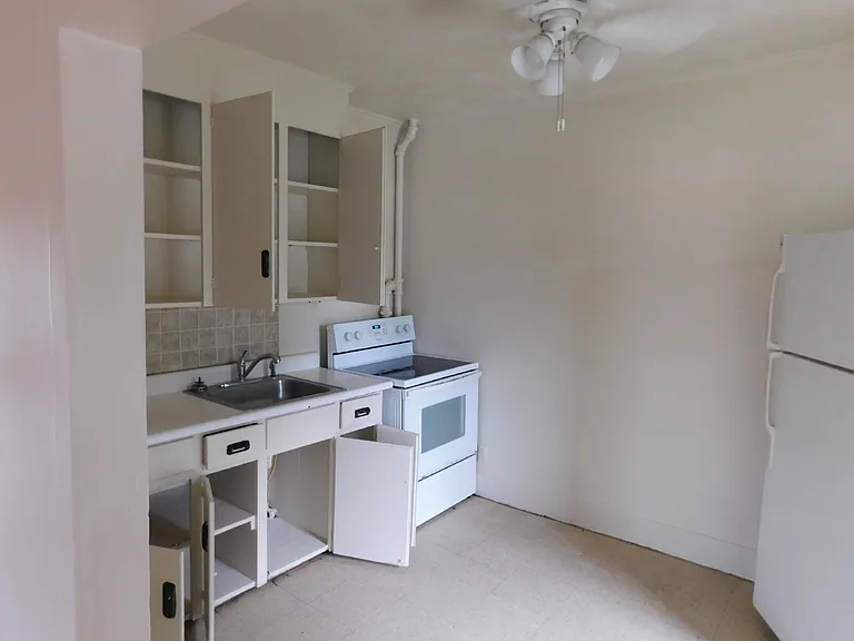 838 Howard St #3 — Photo 7