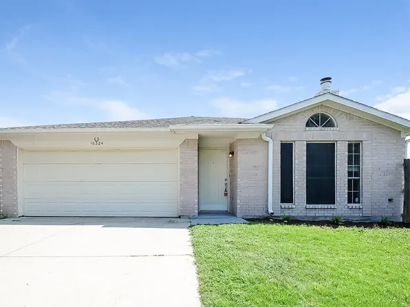 10224 Maverick Dr, Fort Worth, TX 76108
