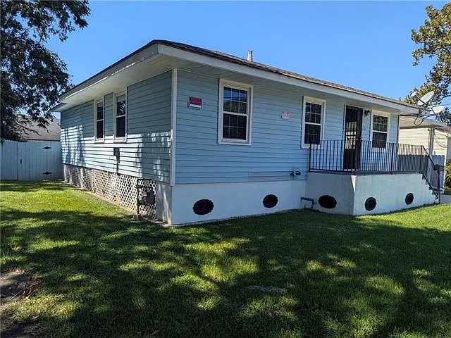 5 bed, 2.0 bath, 1529 sqft, $2,000 — Photo 2