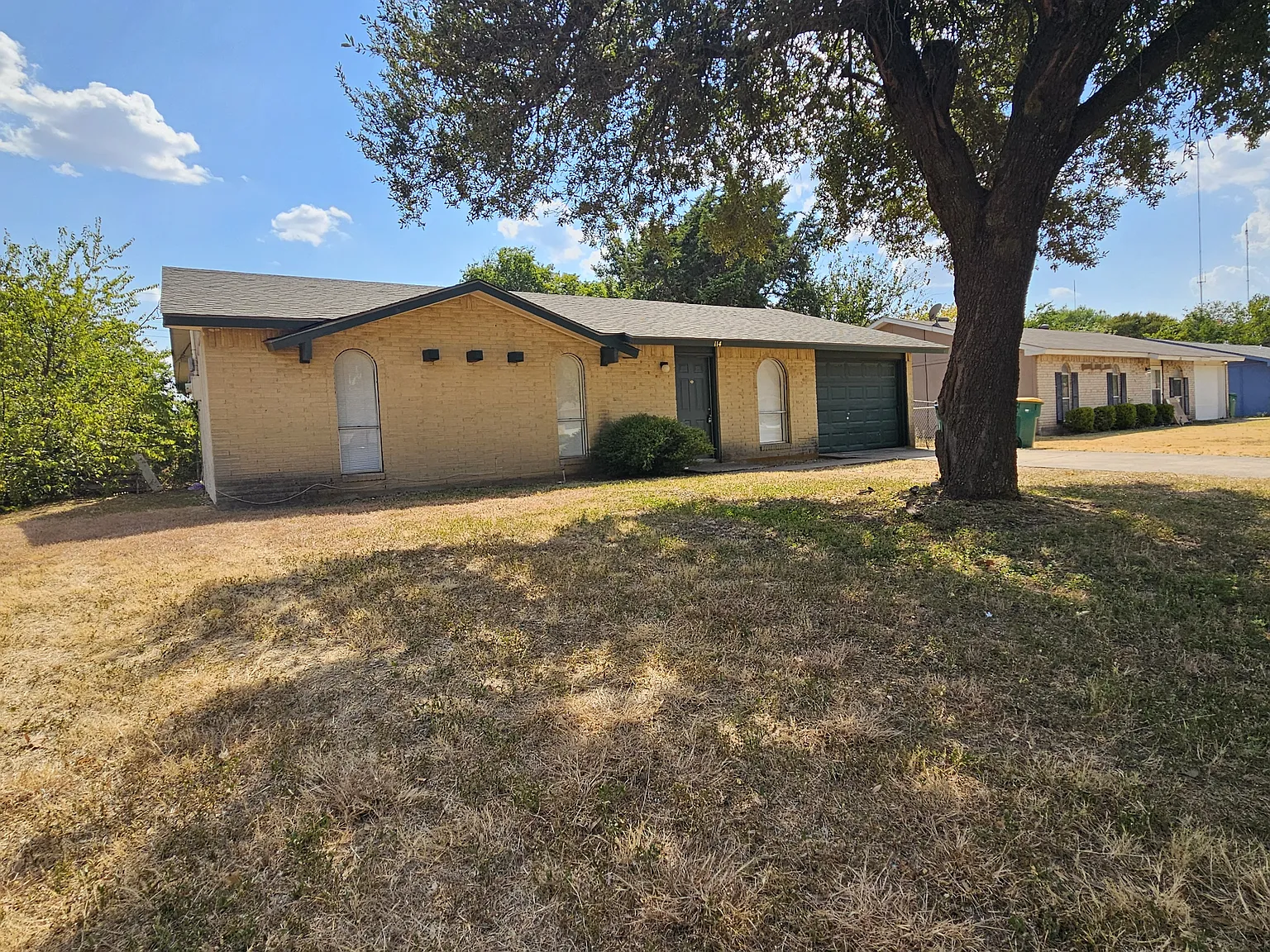 3 bed, 1284 sqft, $2,050 — Photo 1