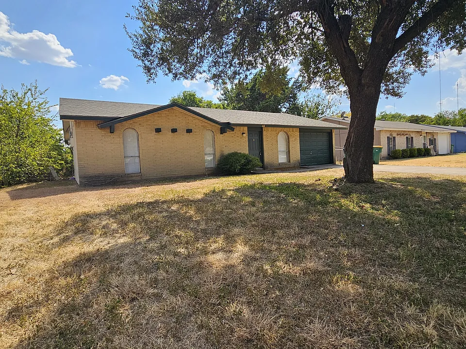 114 Cambridge Dr