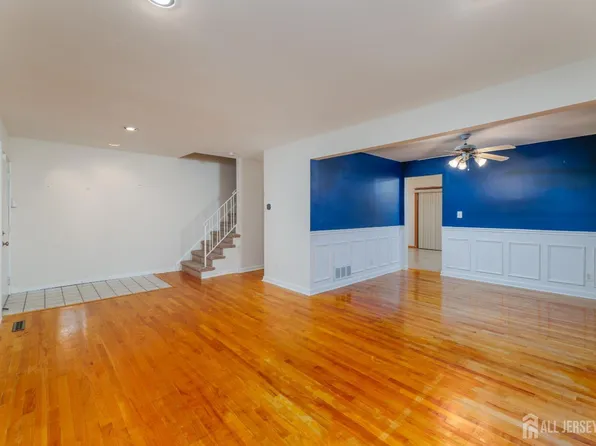 67 Dennison Dr, East Windsor, NJ 08520