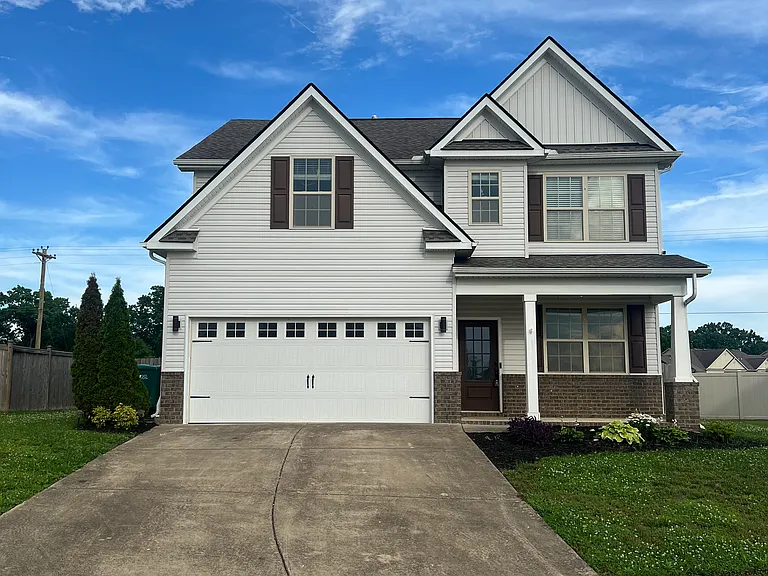 1008 Keeneland Dr — Photo 1