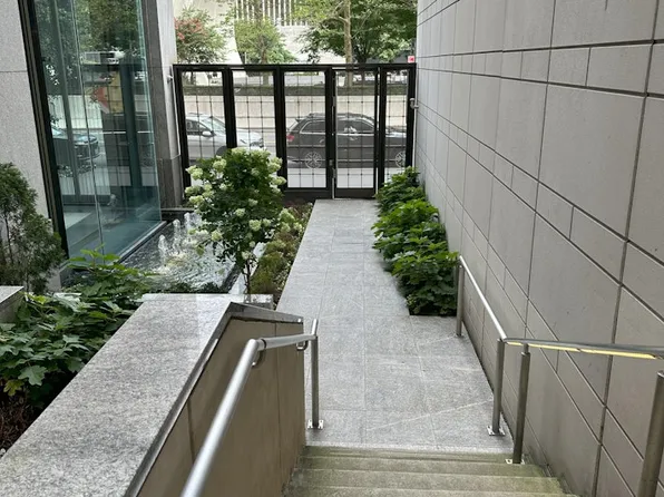 161 West 61st Street 33F image 17 of 17