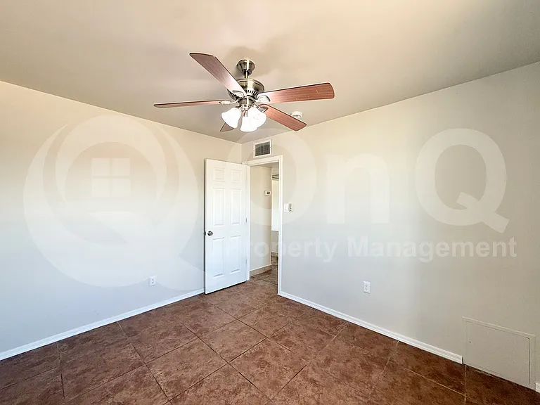 3026 W Pierce St — Photo 13